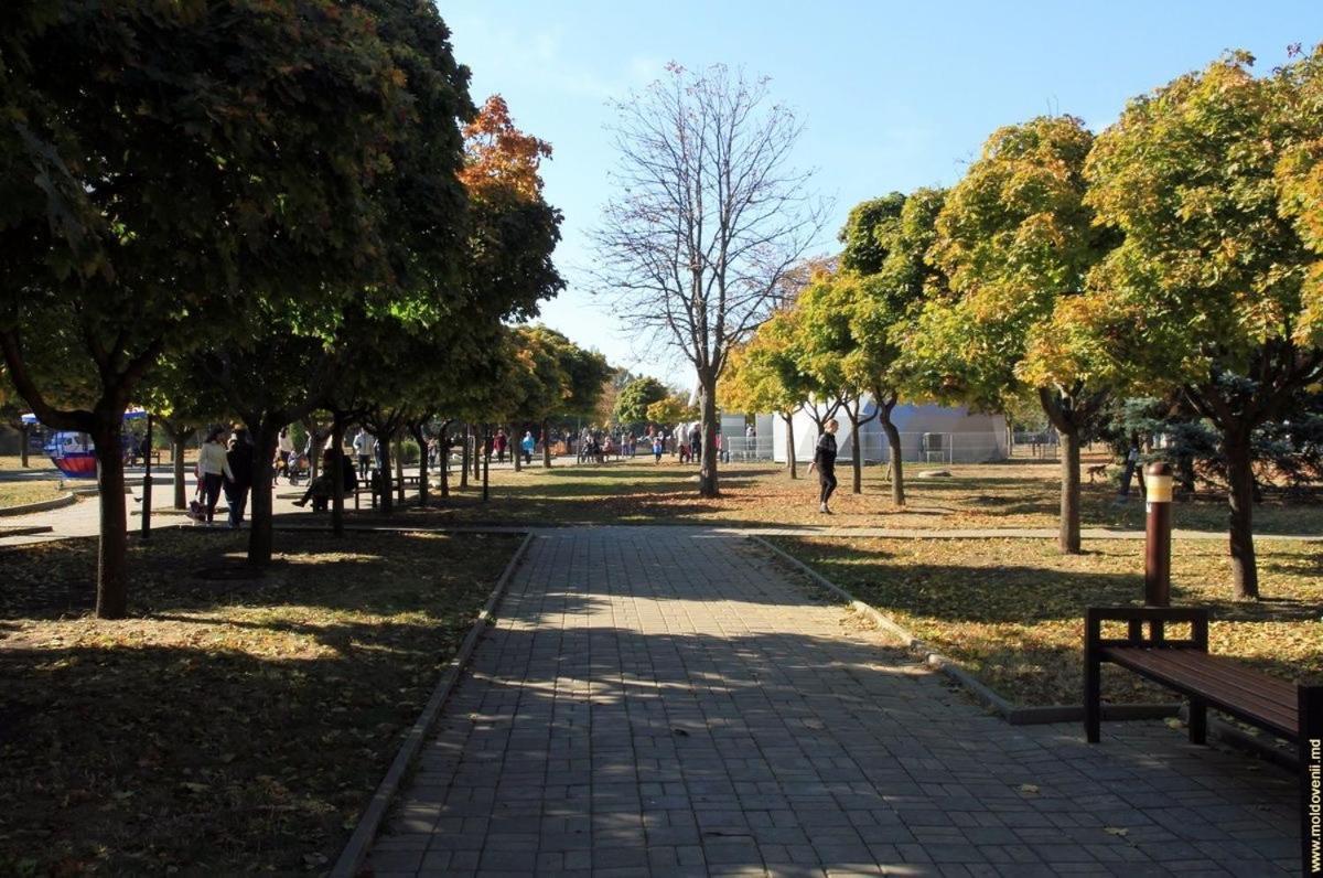 Afganskii Park Apartment Кишинёв Экстерьер фото